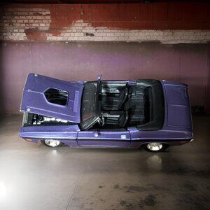 1970 Dodge Challenger R/T Convertible, Purple - Maisto 31264 - 1/24 scale diecas